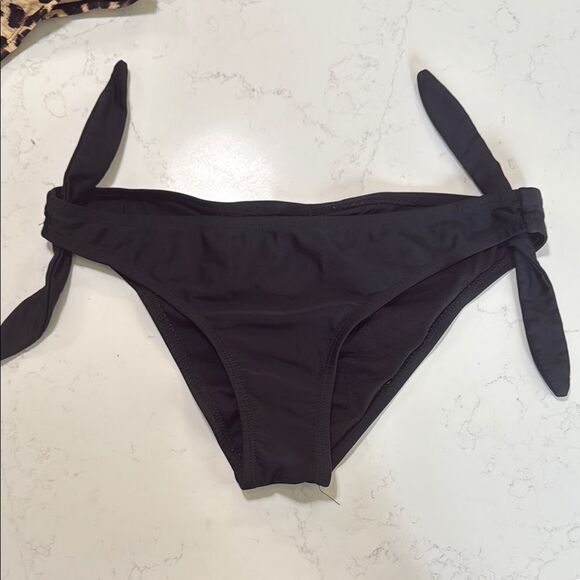 Demi’s Leopard Print Bikini Set. 3 pieces.  Size L top size Small/medium bottom. - Picture 8 of 9